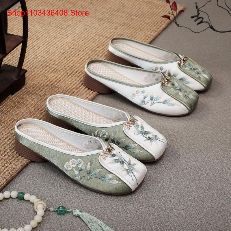 New Embroidered Slippers for H - New Ethnic Fashion recension och pris