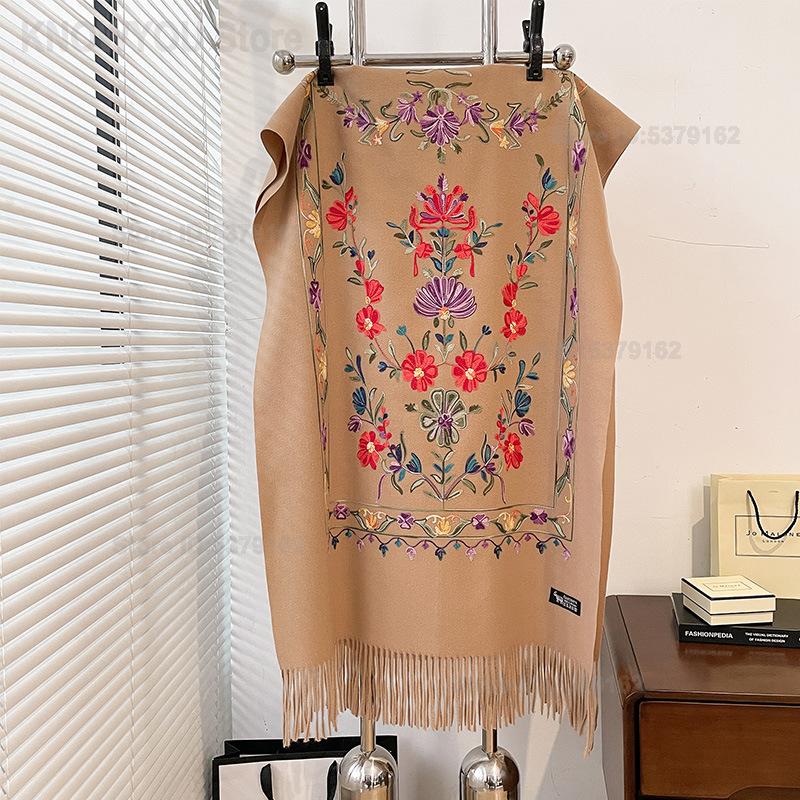 Women Retro Floral Embroidery  - Go Ethnic Fashion recension och pris