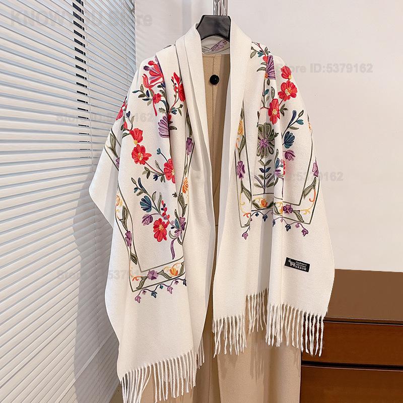 Women Retro Floral Embroidery  - Go Ethnic Fashion recension och pris