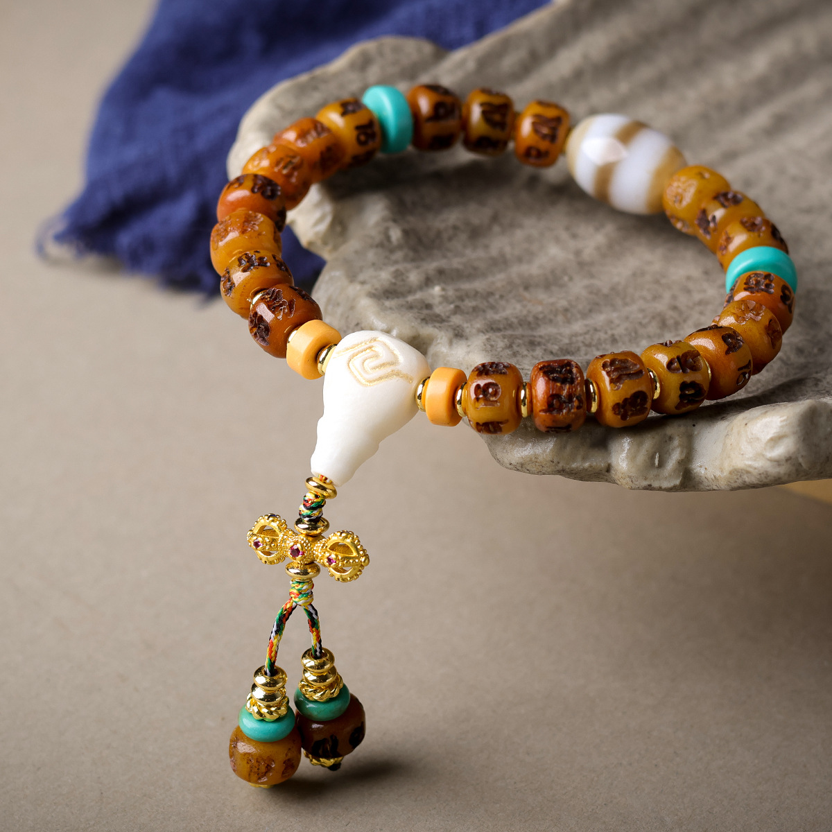 Bone Carved Six-Word Mantra Va - Ethnic Fashion Way recension och pris