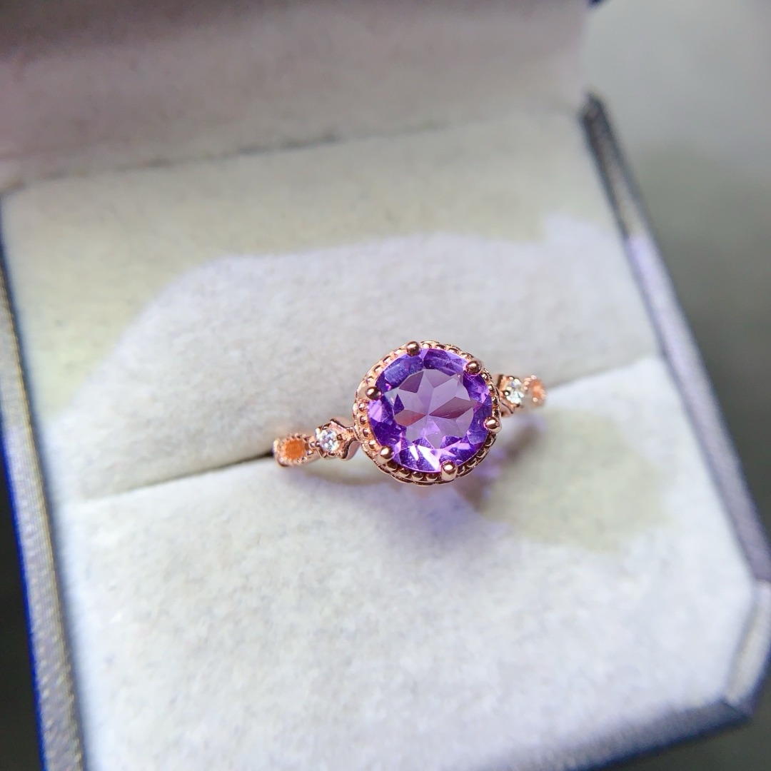 Dazzling Natural Amethyst Ring - Ethnic Wear Fashion Designer recension och pris