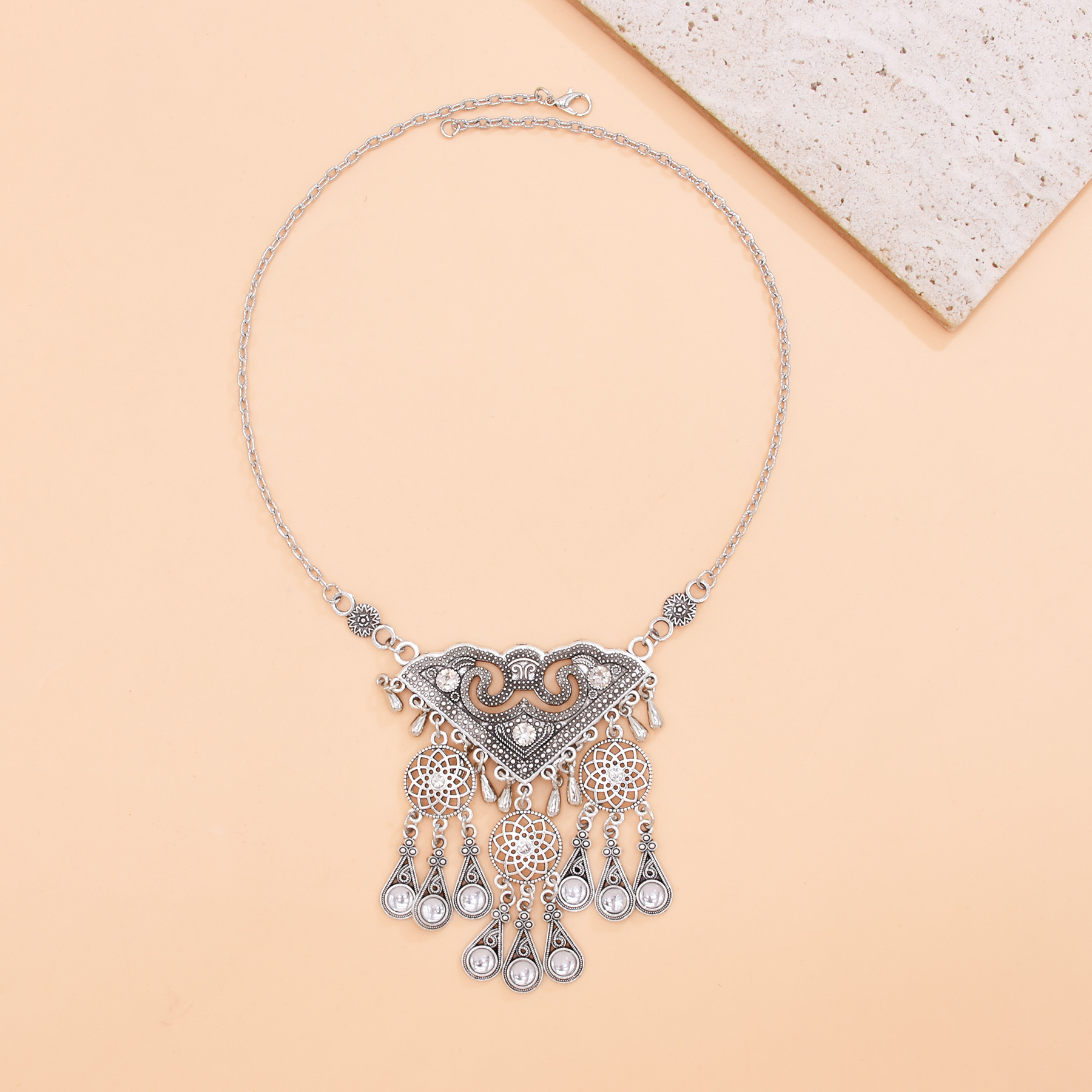 Ethnic Hollow Geometry Pendant - Ethnic Fashion Pakistan recension och pris